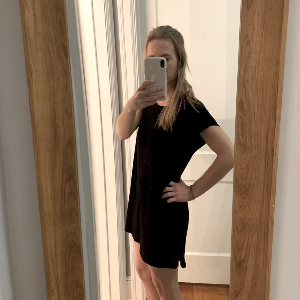Loose black dress